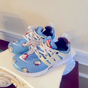 Nike girls Hello Kitty tennis shoes from the store Lvrg. Worn less than 5x.